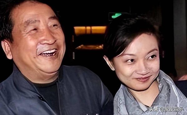网上配资的平台 75岁姜昆现状曝光：与46岁未婚女儿相伴，生活温馨惹人羡慕
